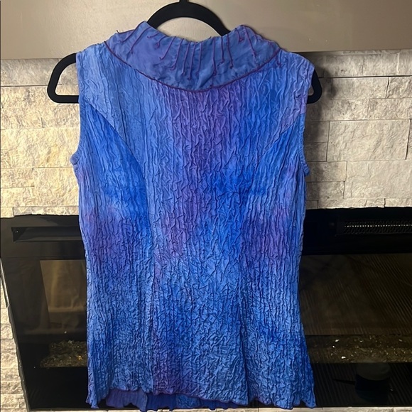Silk size Small Blue and Purple Sleeveless Blouse with Ruffled Peter Pan Collar - Picture 7 of 7